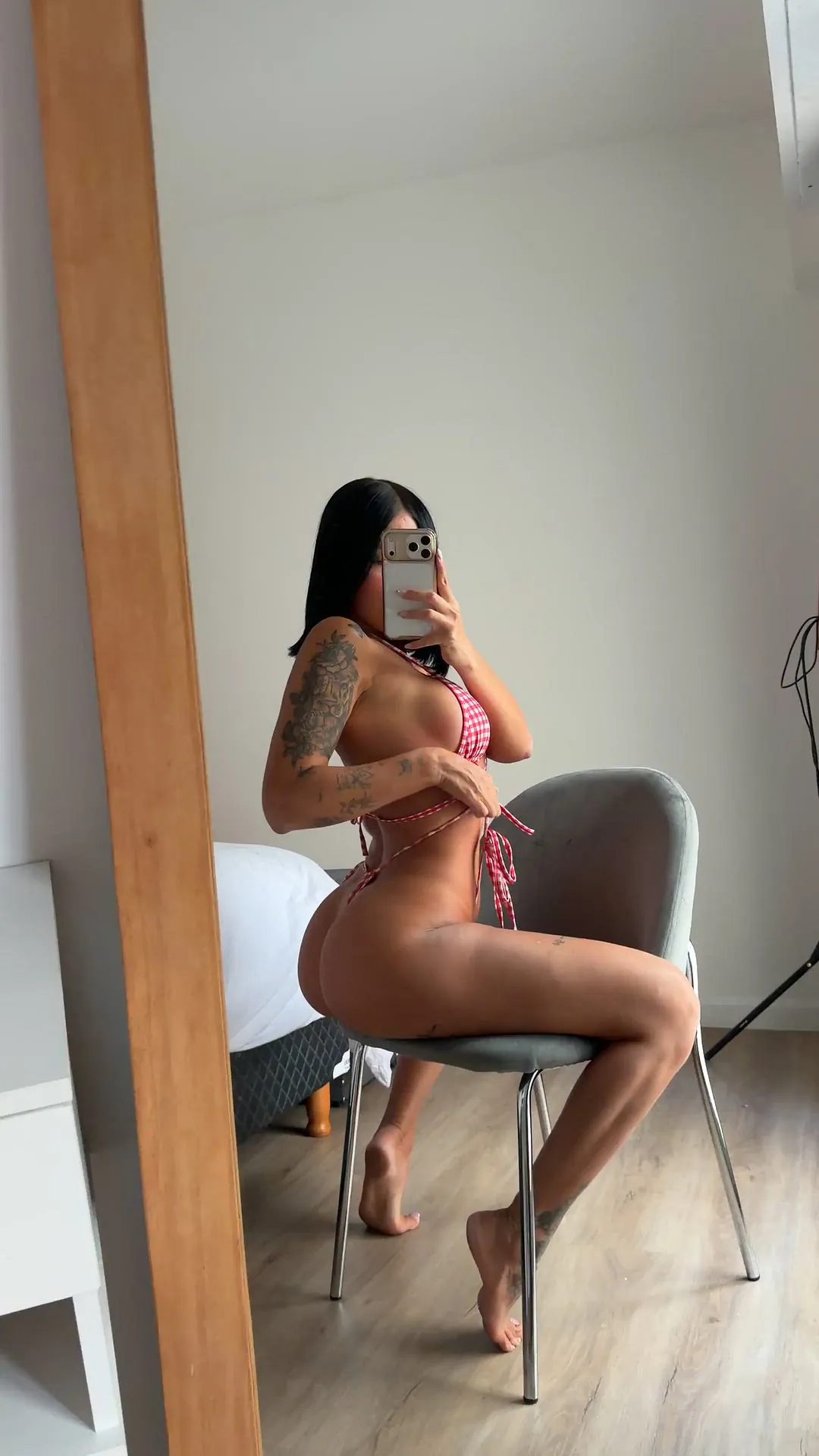 Lingerie Looking Back Onlyfans Pussy feat. @rozalia_alba